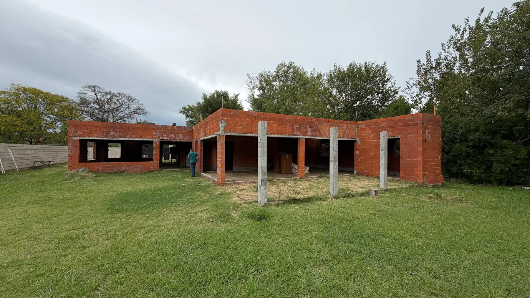 Vivienda en construcción con estructura de hormigón